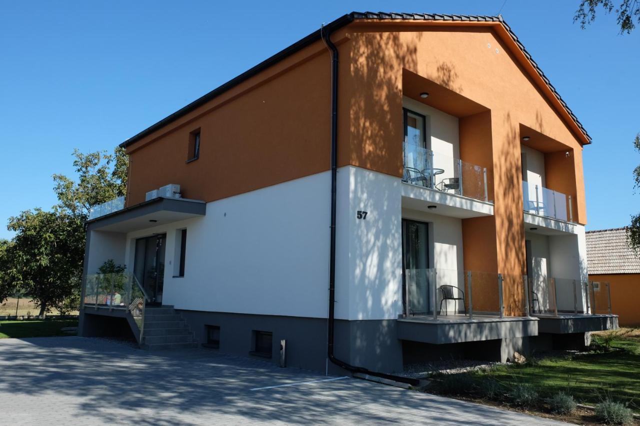 Penzion Pod Brezami** Nyitra Kültér fotó